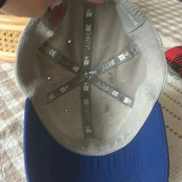 EUC NEW ERA CHICAGO CUBS MENS GREY 39THIRTY FLEX HAT
Size: Small/Medium - Picture 5 of 6